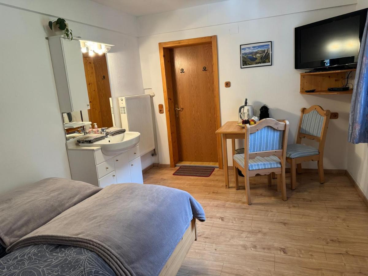 Haus Edelweiss Hotel Obertraun Bagian luar foto
