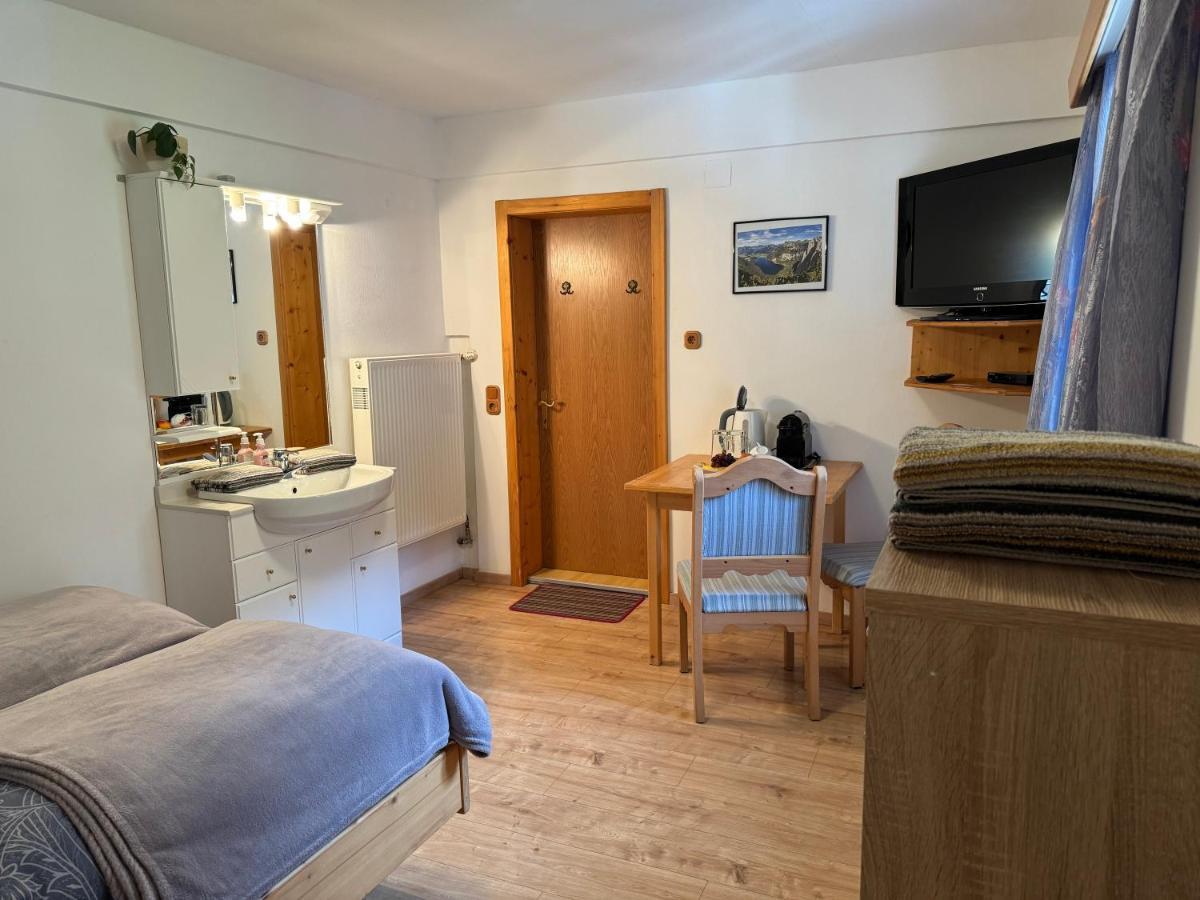 Haus Edelweiss Hotel Obertraun Bagian luar foto